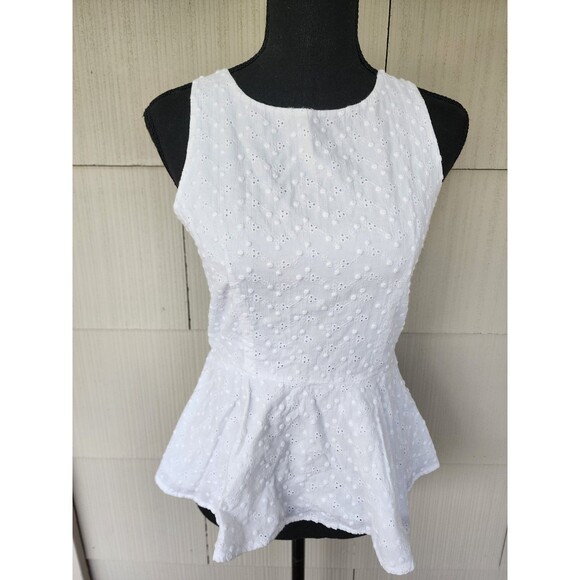Kirra White Sleeveless Peplum Top Women's Size Medium M Blouse Cutout Back - Picture 1 of 6